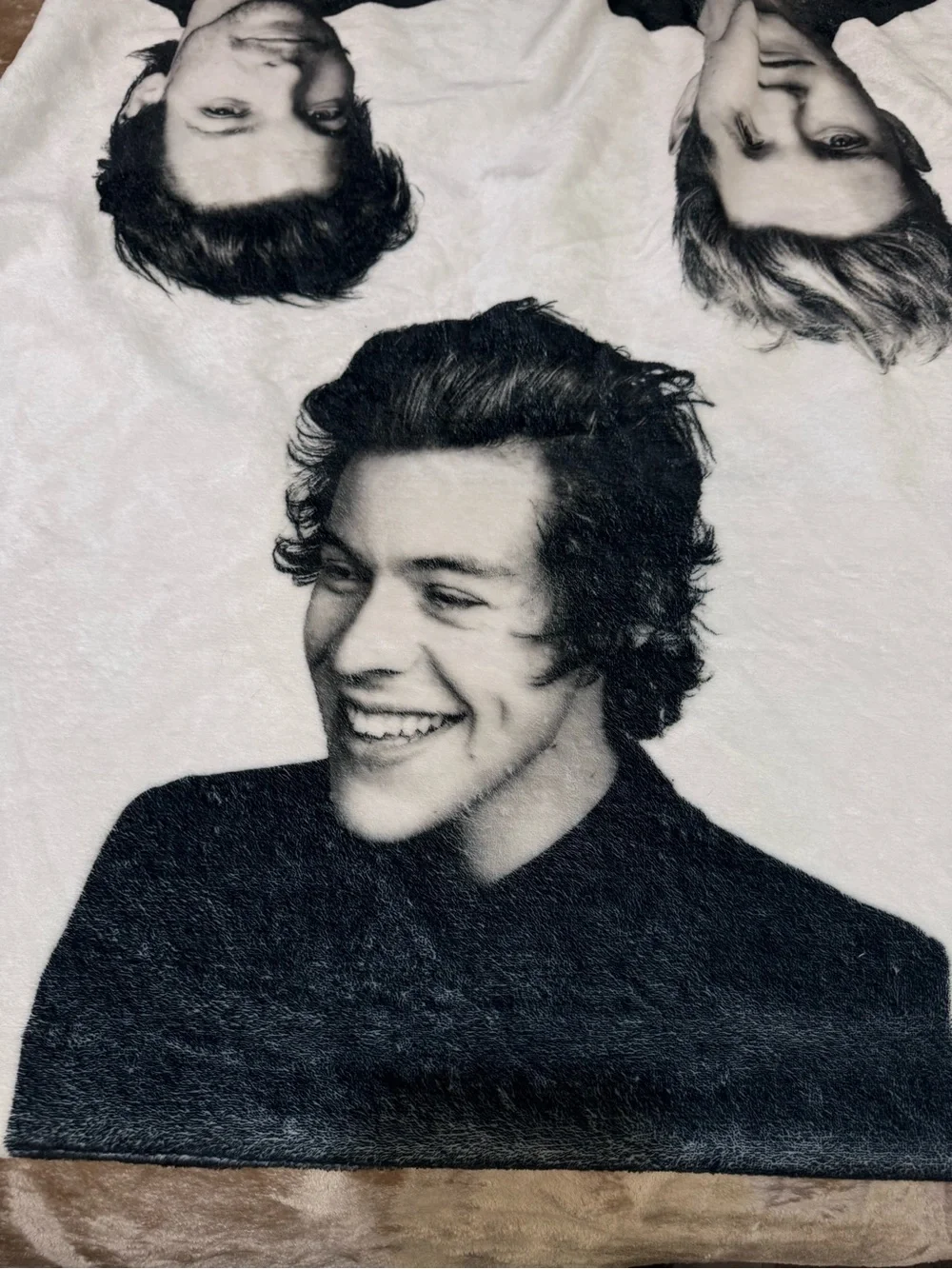One Direction Super Soft 38” X 56” Black & White Plush Blanket